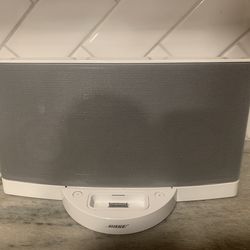 Bose sound dock system two white tested works perfect