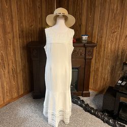 Rosewe White Mermaid Dress Size XL Never Worn It Has Lace Trimmed 