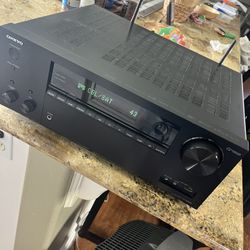 Onkyo TX-NR686 7.2-Channel Network A/V Receiver Dolby Atmos