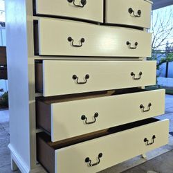 Beautiful Solid Wood Dresser. 