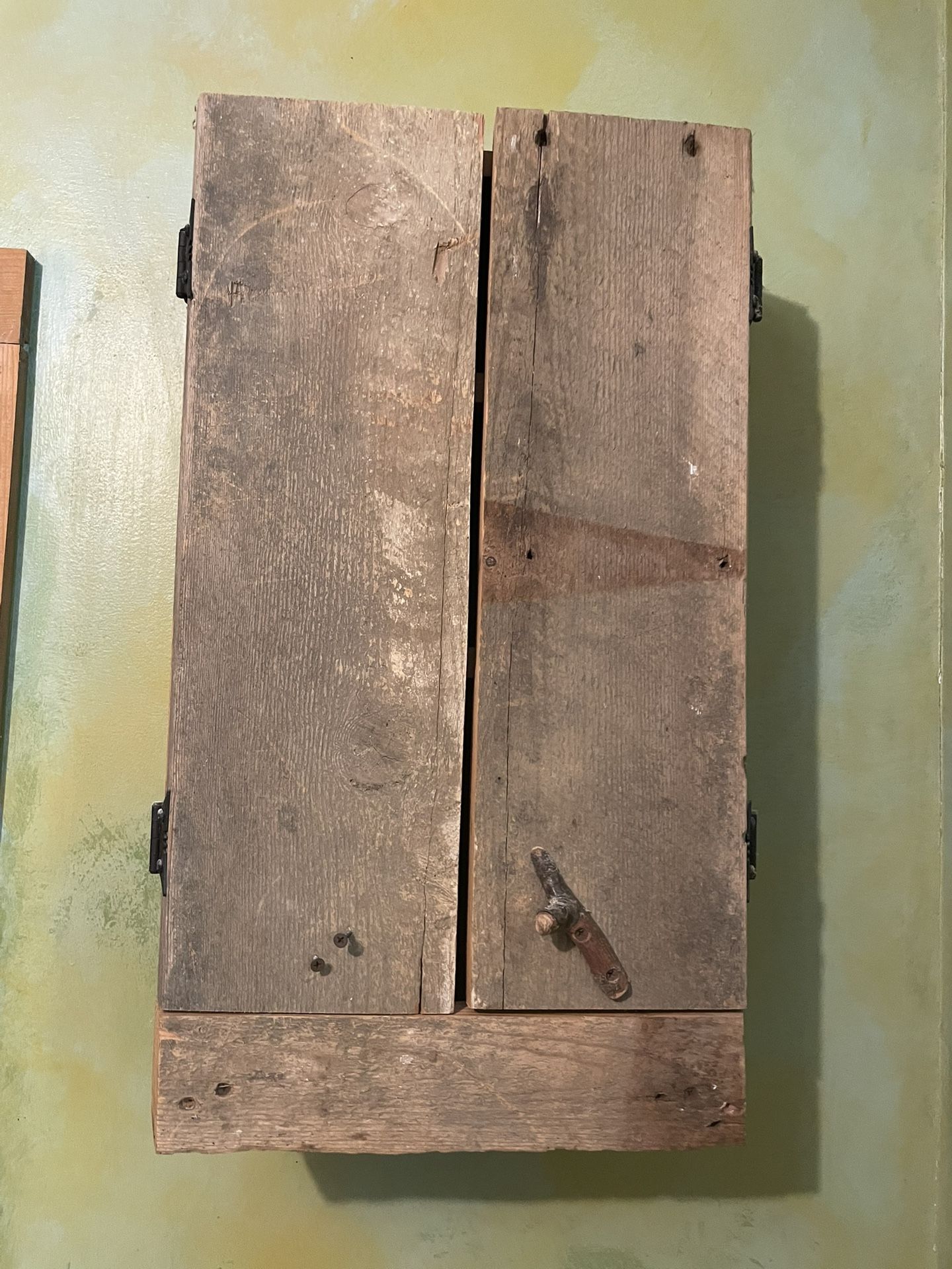 Small Cabinet/shelf