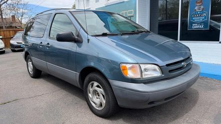 2000 Toyota Sienna