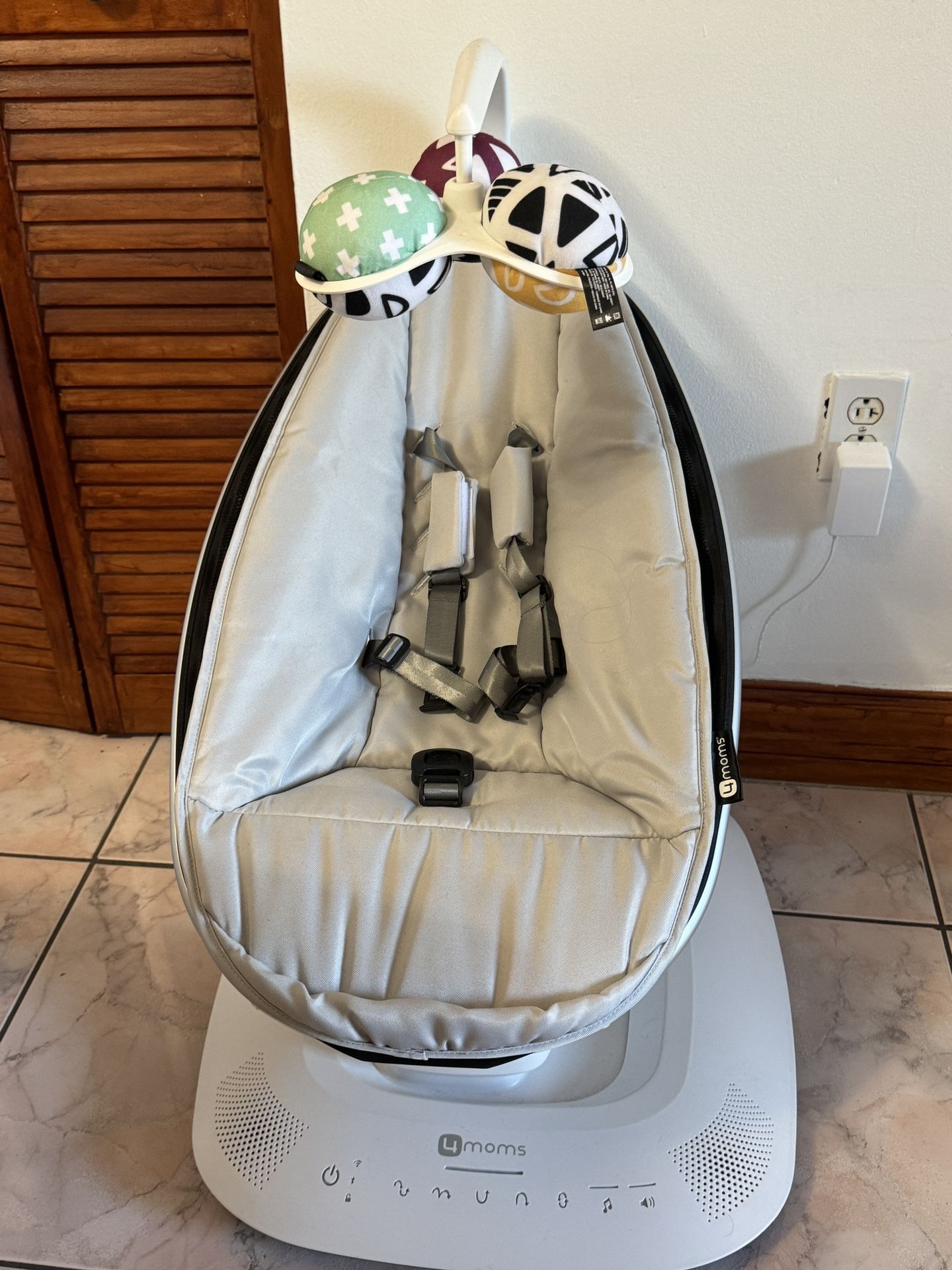 4 Moms Swing