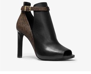 Michael Kors Black and Brown Size 8 Metallic Gold Textured T-Strap Heels