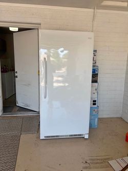 20 ft.³ Frigidaire upright deep freezer
