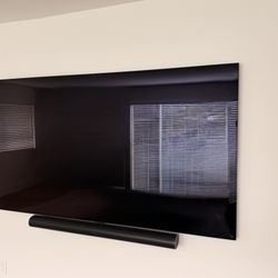 83” LG OLED TV Model: UOLED83C2PUA