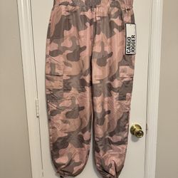 Almost Famous Pink Cargo Pants Size L