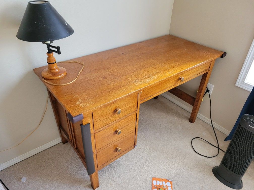 Thomasville Desk With lamp