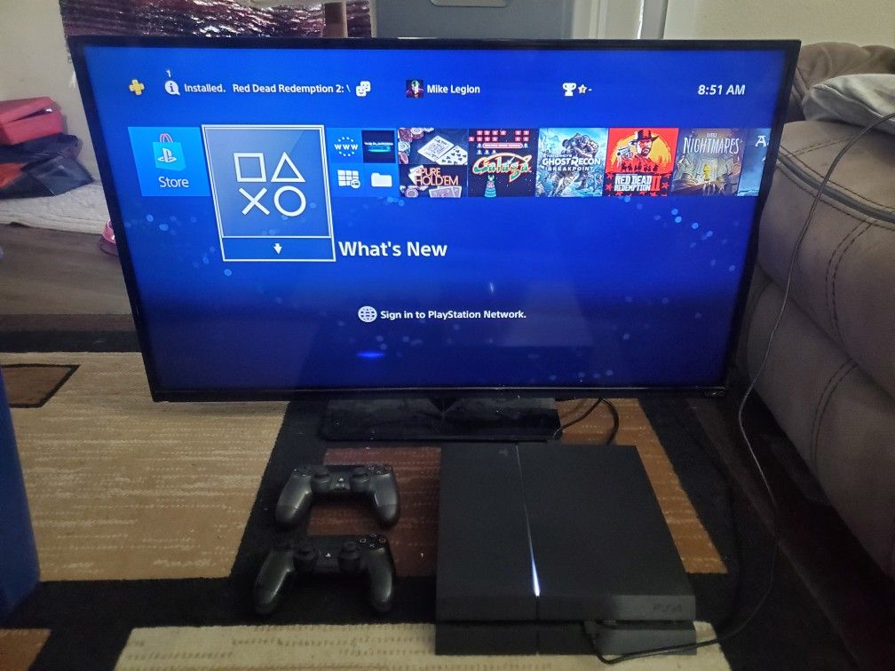 Playstation 4 Slim With 2 Dual Shock Controllers