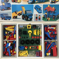 Vintage Universal Building Set 402 by LEGO 1976