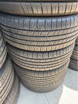 225/65r17 Goodyear tires en excelentes condiciones de vida las 4