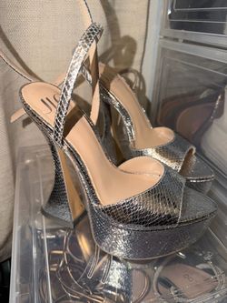 Jennifer Lopez platform heels.