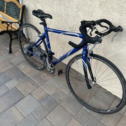 Giant OCR3 Road Bike. 