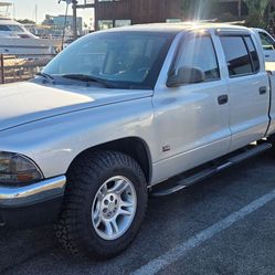 2004 Dodge Dakota