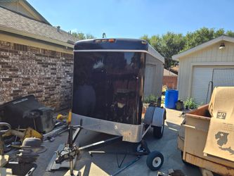 Enclosed cargo trailer