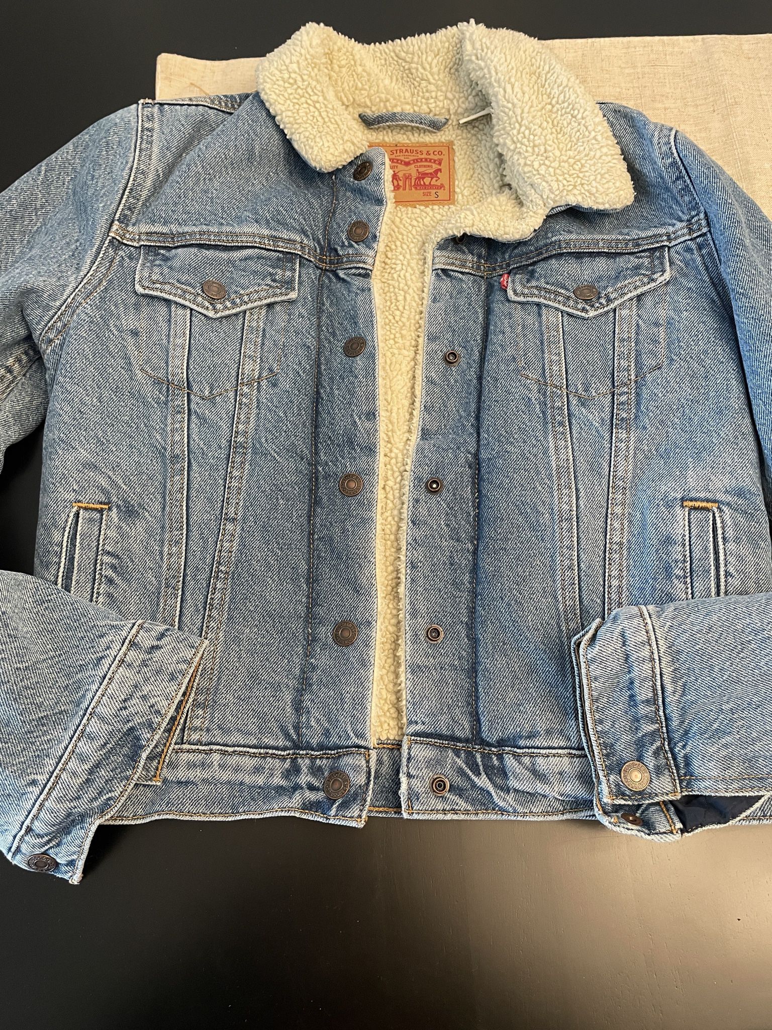 Levi Jean Jacket-Sherpa Lined -Small-retails For $90
