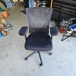 Black  Computer/Desk Chair 