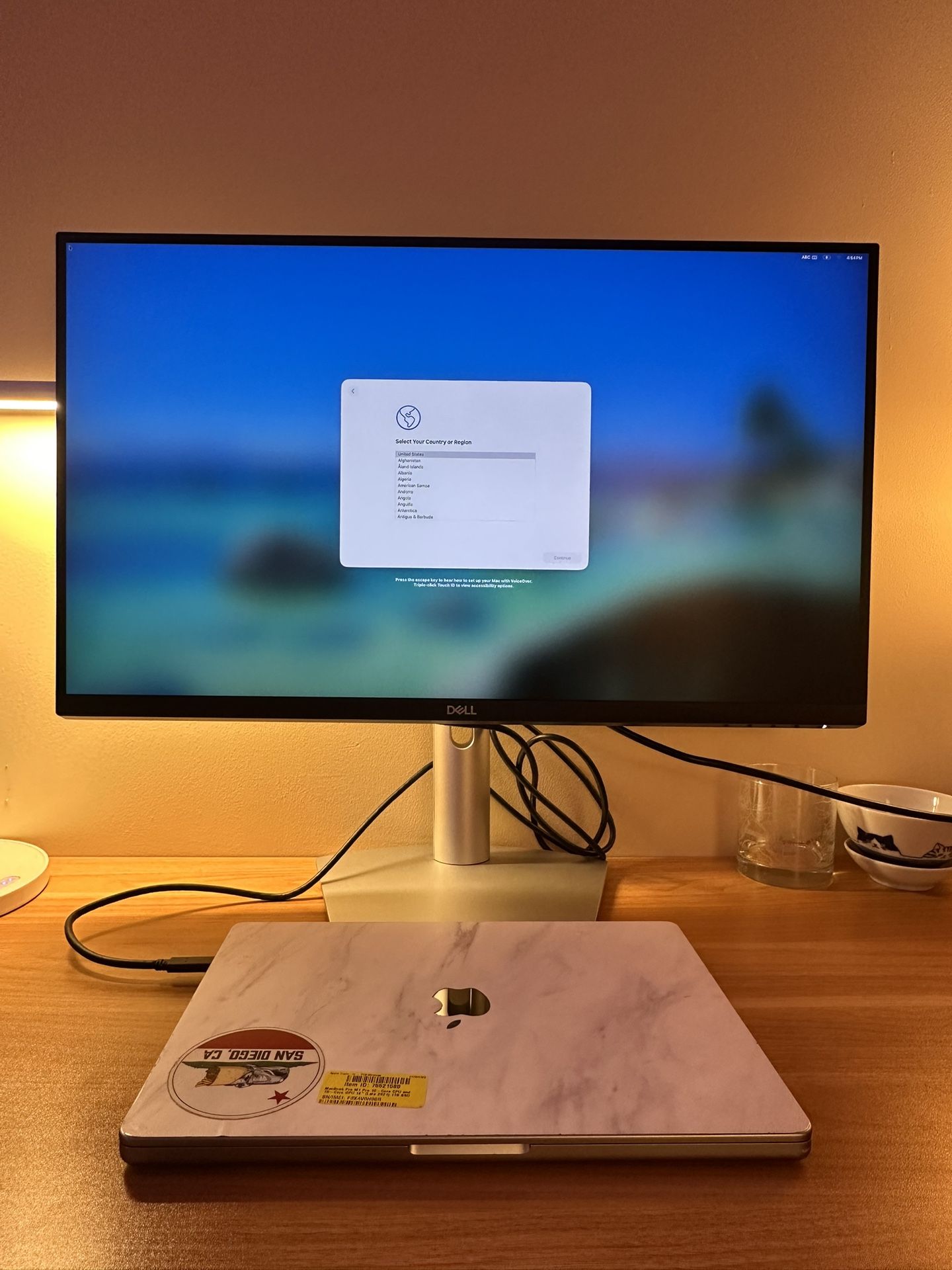 M1Pro Macbook Pro 14” 16GB RAM 1TB SSD SCREEN DOESN’T WORK