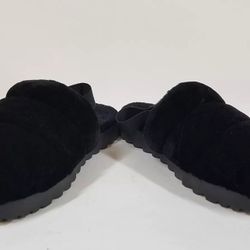 Ugg - NEW - Fluff Shoes Sz 9
