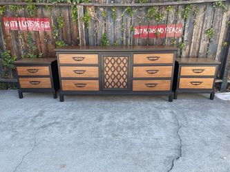 Stunning MCM Mid Century Modern Dresser set