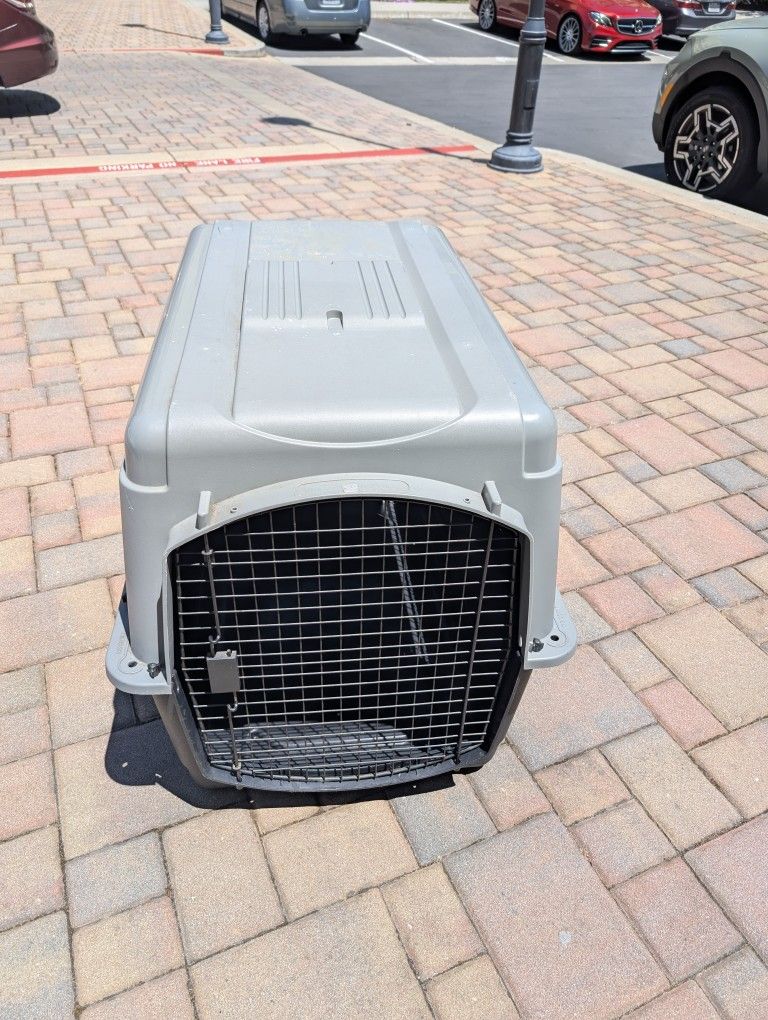 Petmate XL dog kennel