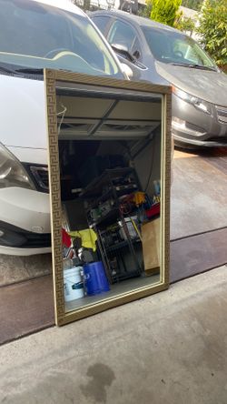 Wall mirror
