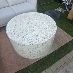 Round Table For Sale! Like NEW