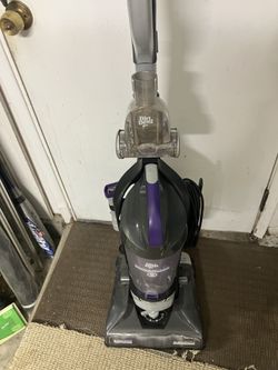 Vacuum Dirt devil bagless , pet must sell