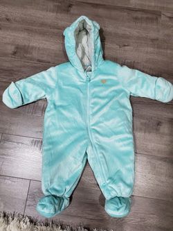 Baby Bunting outfit size 6-9months