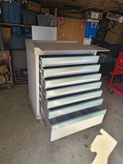 Capsa tools box tools cart aluminum..H..44..W..33..D..22