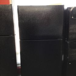 GE 18 Cu Ft Top And Bottom Fridge. 1 year Warranty 