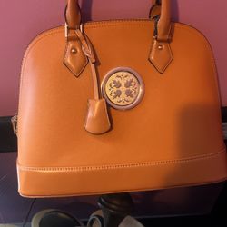 Beautiful Gold Hand Bag 