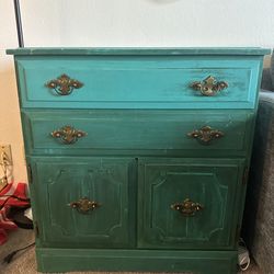Small Dresser/Cabinet