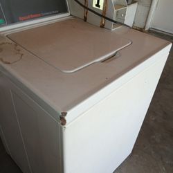 Commercial Washer. 