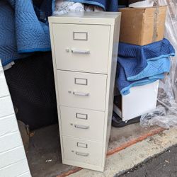 4 Drawer File Cabinet 