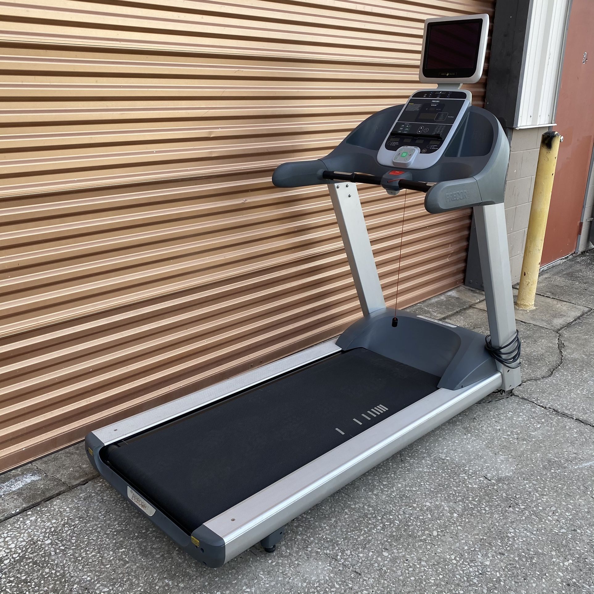 Precor 954i Precor Trm 932i Commercial Series Treadmill Precor