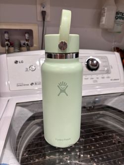 Hydro Flask 32 oz Wide Mouth Water Bottle with dents on the bottom, still stands up straight $5