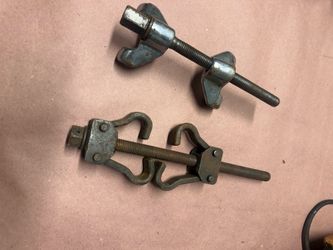 Spring compressors