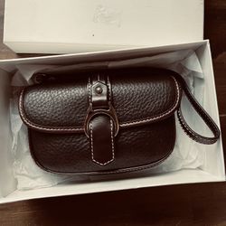 DOONEY & BOURKE Oncour Monogram Wreslet. 