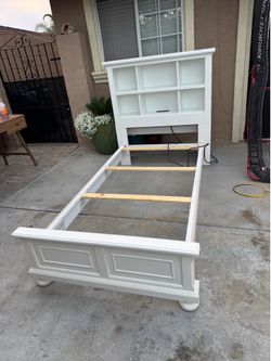 Twin bed