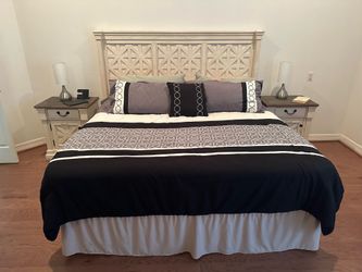 King Size Bedroom Set – Ashley Furniture