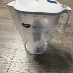 AmazonBasics 10-Cup Water Filter Pitcher