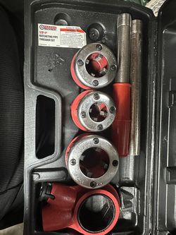 Central Machinery ratcheting pipe threader set