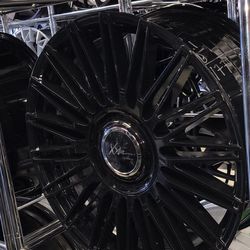 22 Inch Rims - 5 Lug 112mm  Selling my 22" rims. These are 5x112. Verify fitment for your vehicle before calling. Clean lips and no cracks.