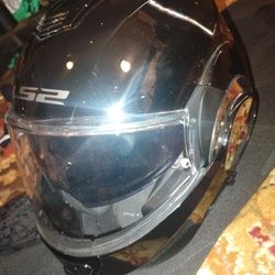 257 L52 Helmet Size Medium Like New