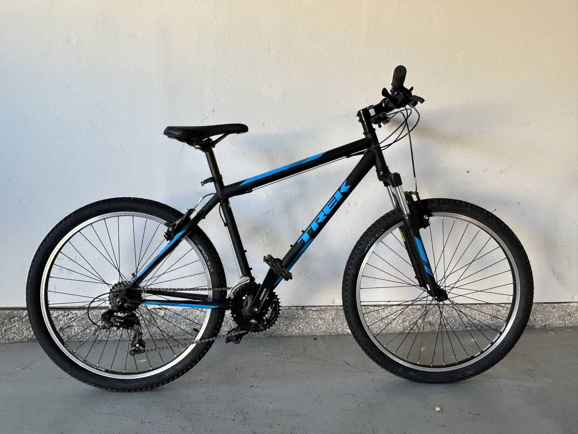 Trek 820 (size M/L)