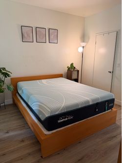 Queen bed frame only $75 obo, pick up only