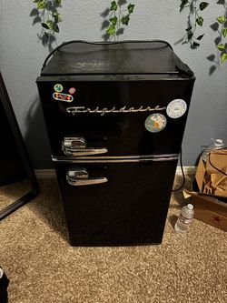 Frigidaire Retro Fridge