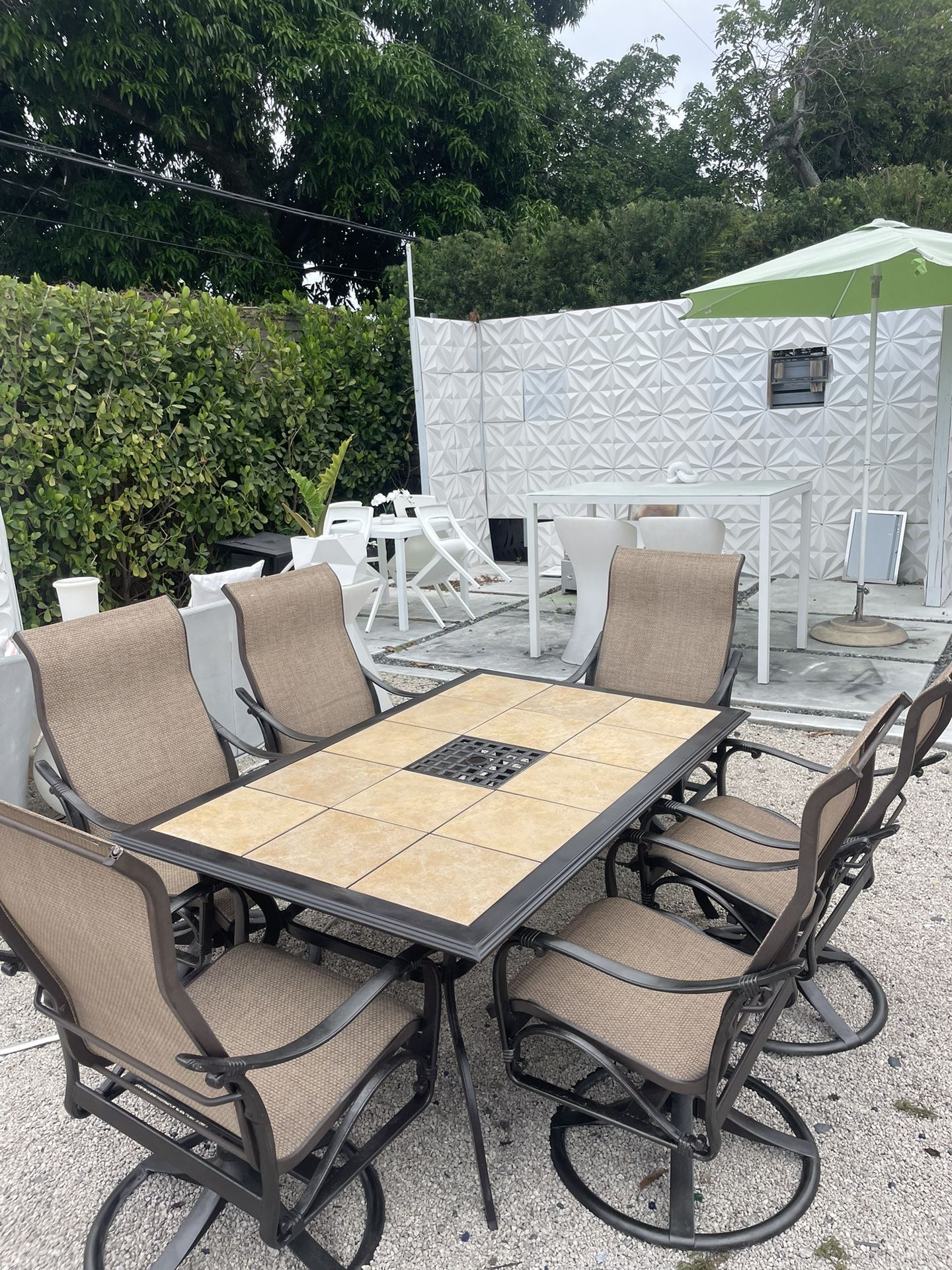 Outdoor Patio Aluminum Table With 6 Aluminum Framed Outdoor Patio Swivel Chairs