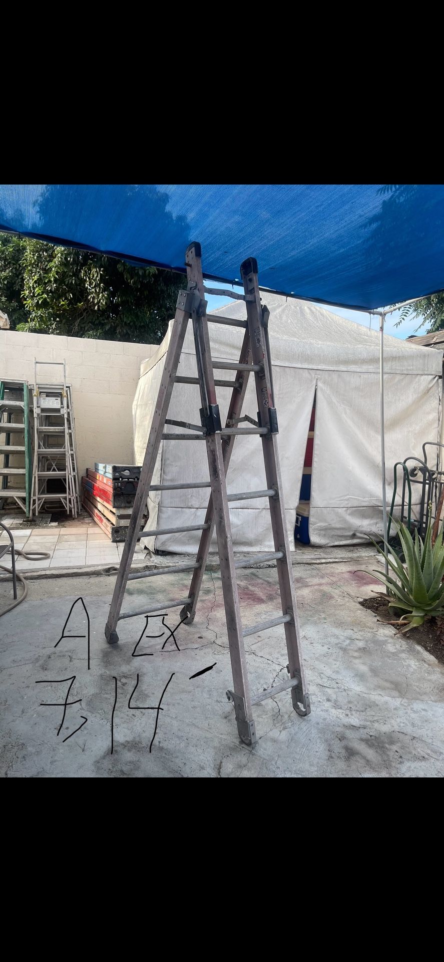 Excellent Condition Very Sturdy Two Way Fiberglass Ladder